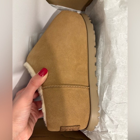 Brand New UGG Pumped Slide – Chestnut (Size 8) with original box - Picture 9 of 13